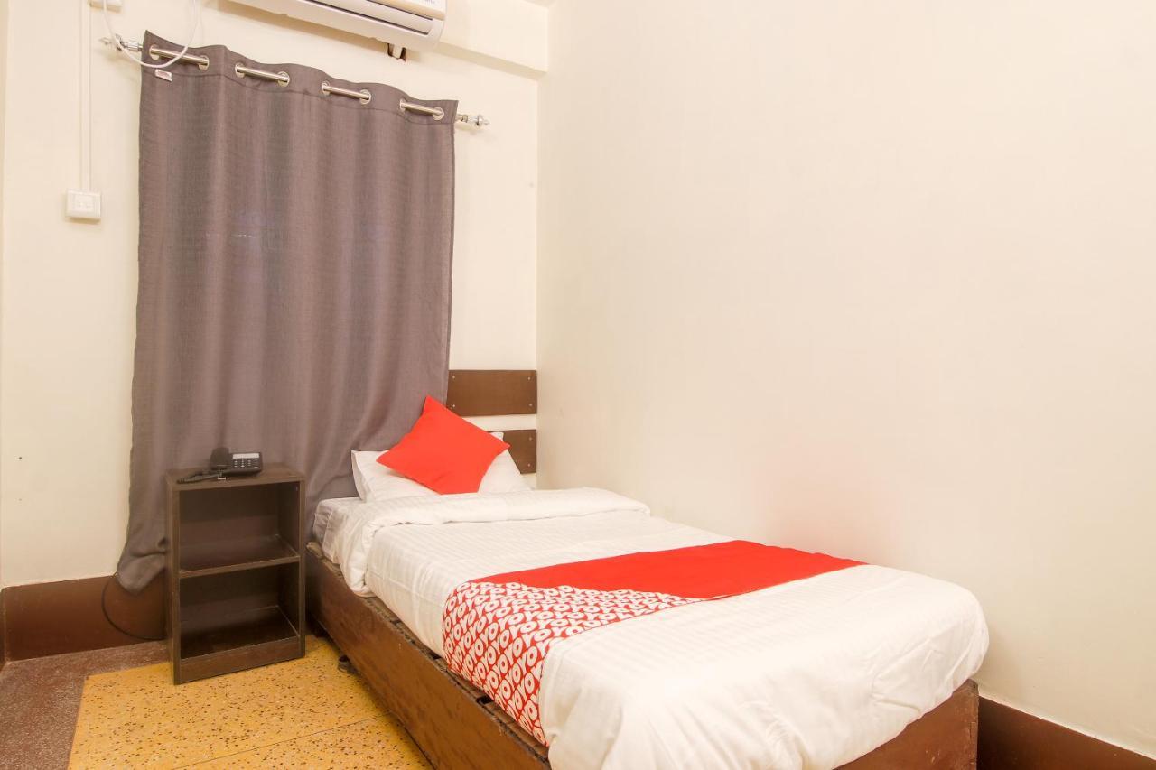 Hotel Oyo Indiraj Guwahati Esterno foto