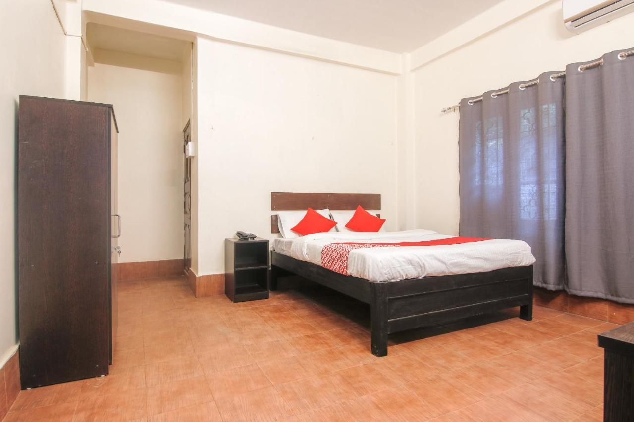 Hotel Oyo Indiraj Guwahati Esterno foto